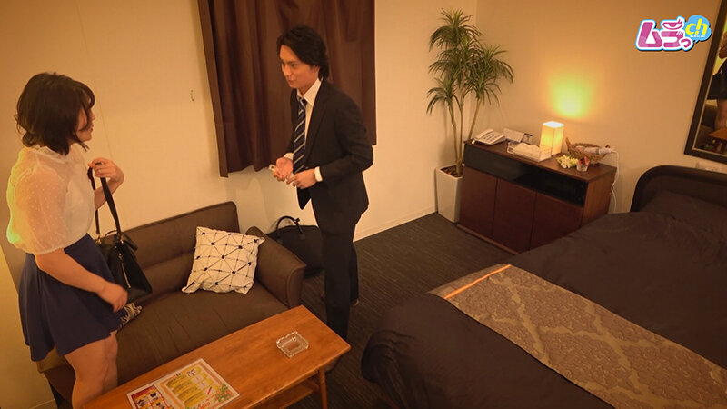 【ムラっch】ホテル盗撮 ウブそうと見下していた年下女に、攻められ男の潮吹きさせられドM開眼するイケメンナンパ師(h_1534grmo00092)(女優：早見なな（はやみなな）)