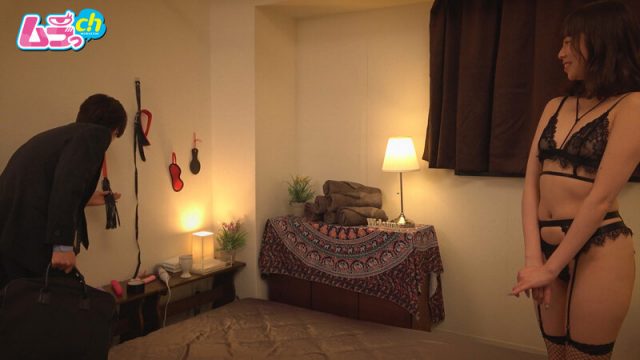 【ムラっch】ニンゲン観察 風俗初体験の勘違いドSイケメンが男の潮吹きでドM堕ち！M性感嬢の金玉までとろけるスゴテク制裁(h_1534grmo00190)(女優：美波こづえ)