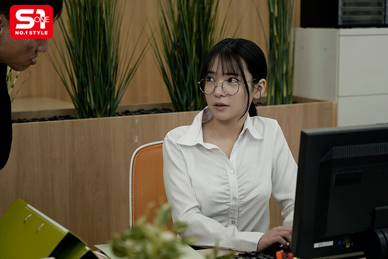 【S1 NO.1 STYLE】大人しい新入女子社員を一泊出張に同行させ相部屋に連れ込むと…まさかのド淫乱メスに変身して精液透明になるまで絞りヌカれた… 乃坂ひより(sone00753)(女優：乃坂ひより（のざかひより）)